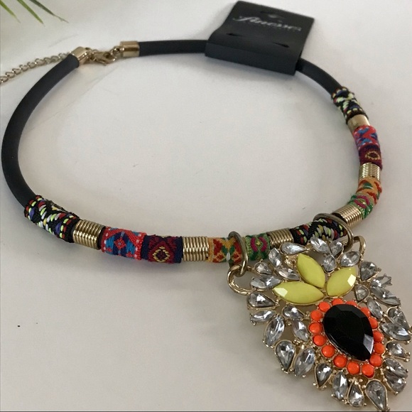 Beautiful Colorful necklaces choker for women - Picture 4 of 5